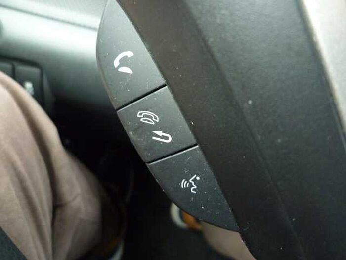 Honda CR-V 2.0i-VTEC 2WD Comfort + AHK + usw.