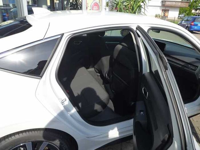 Honda Civic e:HEV 2.0 i-MMD Hybrid Elegance