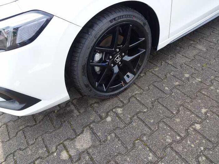 Honda Civic e: HEV 2.0 i-MMD Hybrid Sport