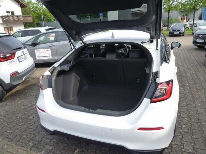 Honda Civic e: HEV 2.0 i-MMD Hybrid Sport