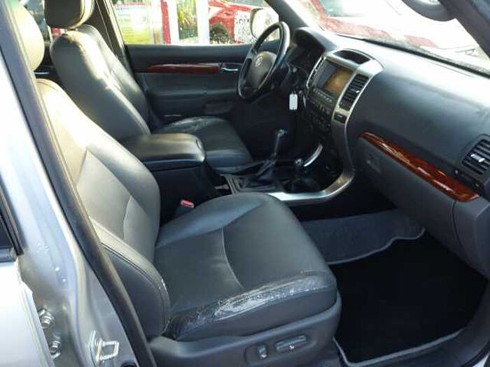 Toyota Land Cruiser Diesel 5-Türer D-4D Automatik Sol