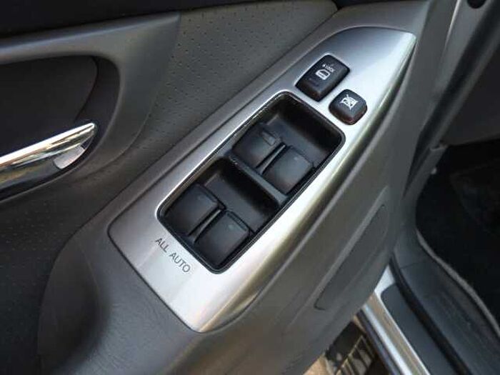 Toyota Land Cruiser Diesel 5-Türer D-4D Automatik Sol