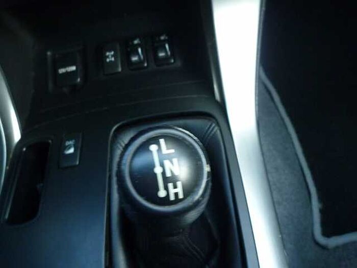 Toyota Land Cruiser Diesel 5-Türer D-4D Automatik Sol