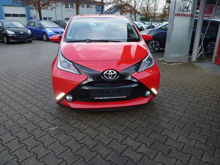 Toyota Aygo 5-Türer x-play touch