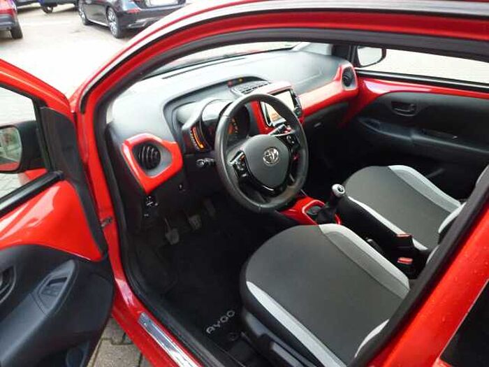 Toyota Aygo 5-Türer x-play touch