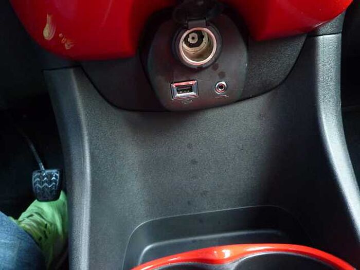 Toyota Aygo 5-Türer x-play touch