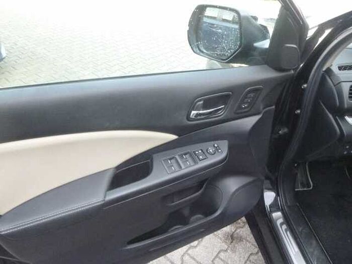 Honda CR-V 2.0i-VTEC 4WD Automatik Executive