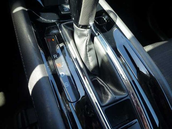 Honda HR-V 1.5 i-VTEC CVT Elegance + AHK + usw.